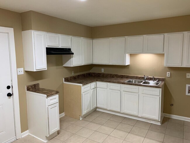 Photo - 701 Frayser Dr