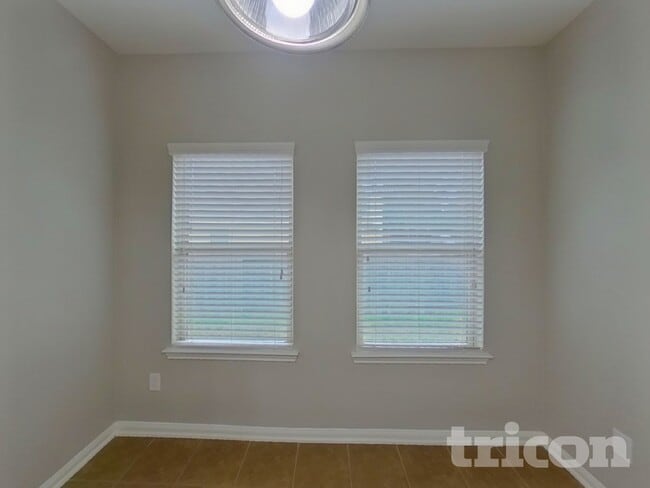 Photo - 5516 S Buffalo Cir