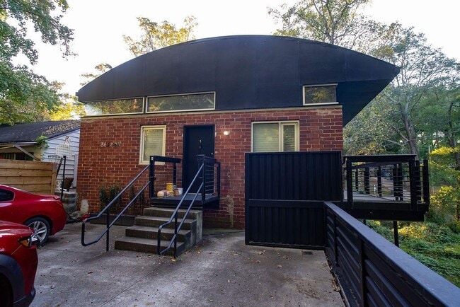 Building Photo - 15 Burbank Dr SW Unit 4