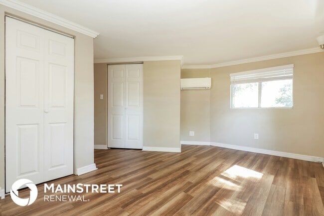 Photo - 6105 55th Ave N