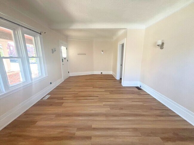 Photo - 47 Superior St