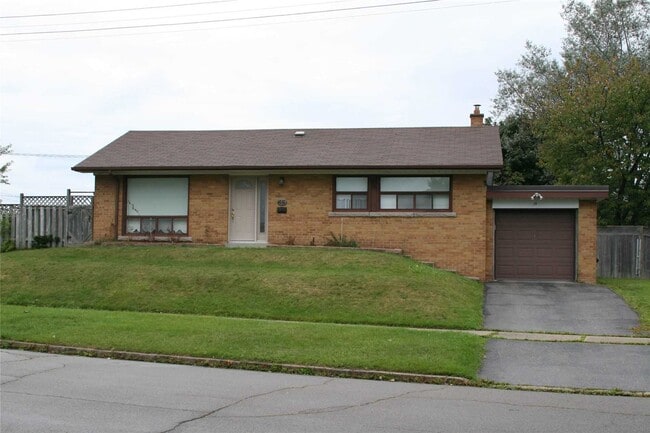 Photo - 15 Shawford Crescent Unit 3