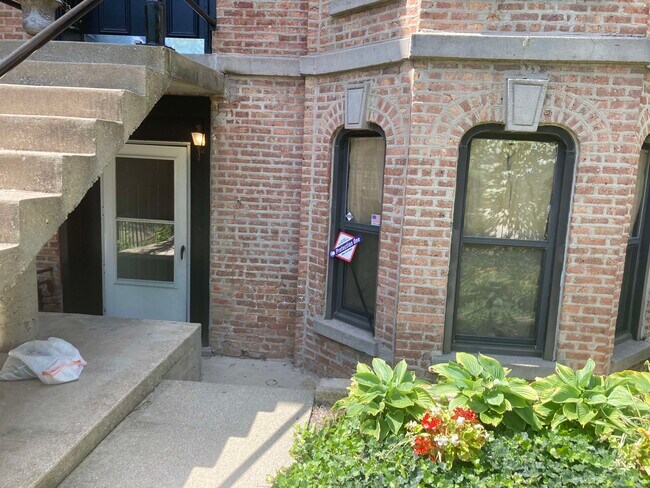 Photo - 746 S Oakley Blvd Unit 1