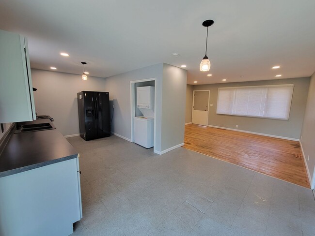 Photo - 3 bed, 1 bath, Close to South Bend Airport