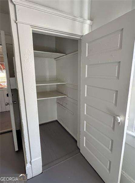 Photo - 3051 Wells St