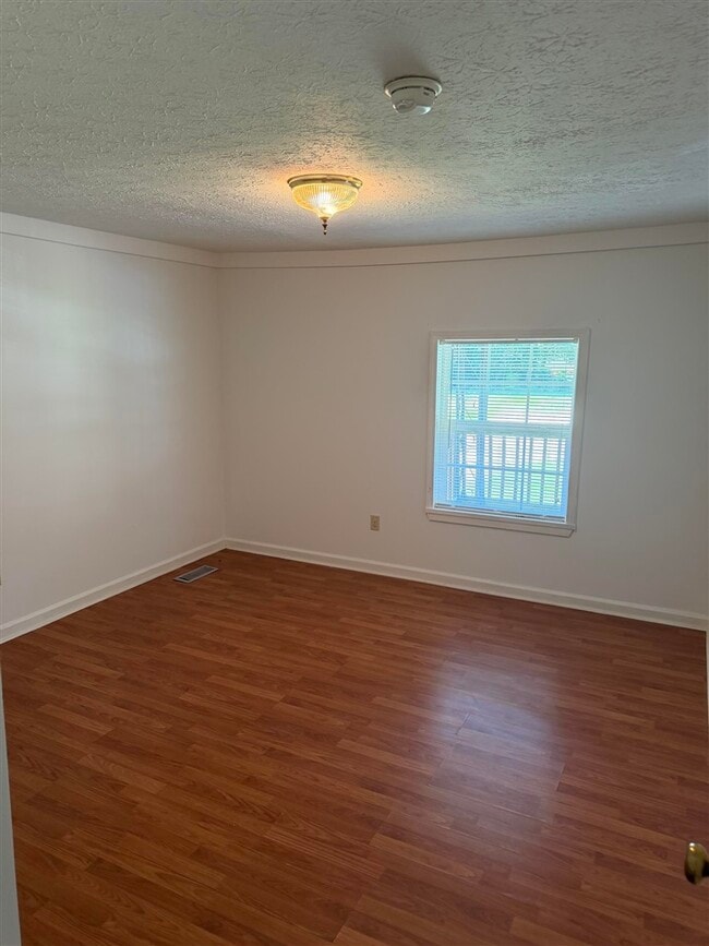 Photo - 1044 Fair St