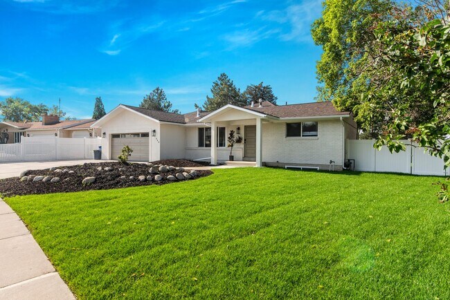 Photo - 940 E Buddlea Dr