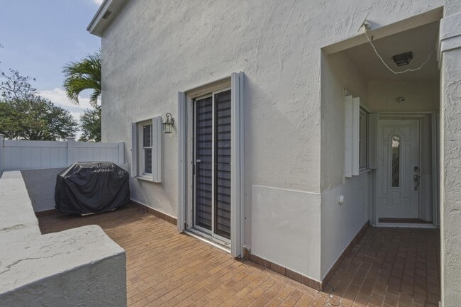 Photo - 310 NW 207th Way