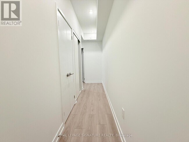 Photo - 1 Fairview Rd E Unit 405