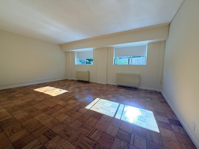 101 Monmouth St Unit 107