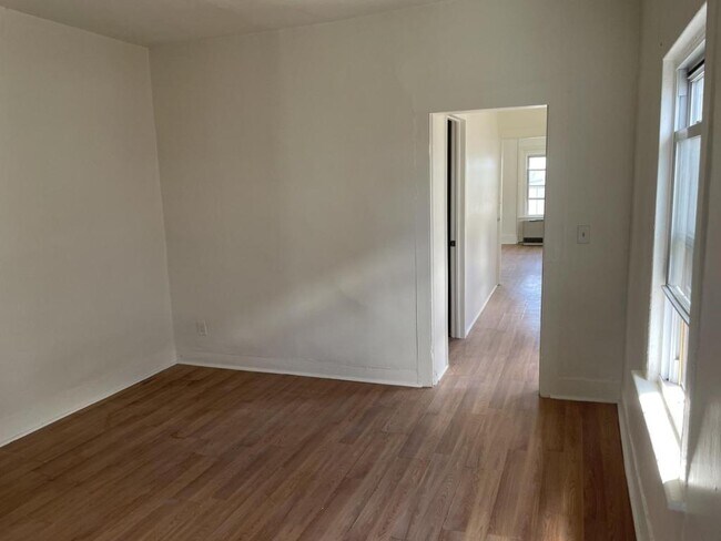 Photo - 136 George St