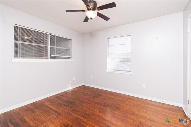 Building Photo - 1005 S 5th St Rental