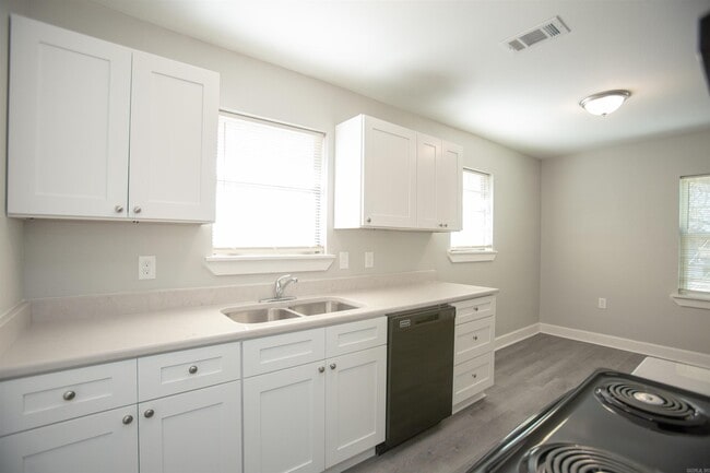 Photo - 614 Gordon St