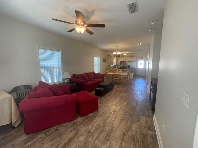 Photo - 107 Kaelyn Ln
