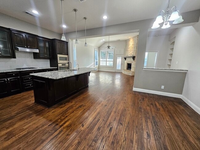 Photo - Beautiful 4-bedroom, 3-bathroom home in aw...