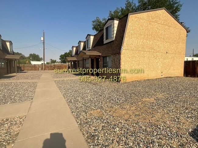Building Photo - 1631 N Farmington Ave Unit #4