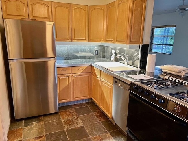 Building Photo - 901 SE 2nd St Unit 1 Rental