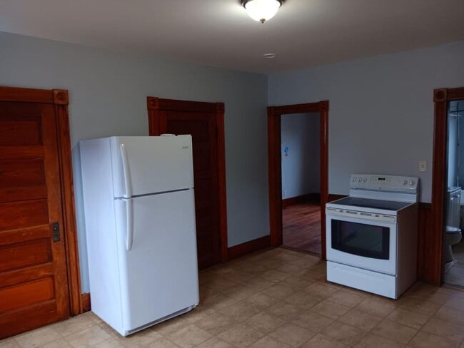 Building Photo - 76 Osgood St Rental