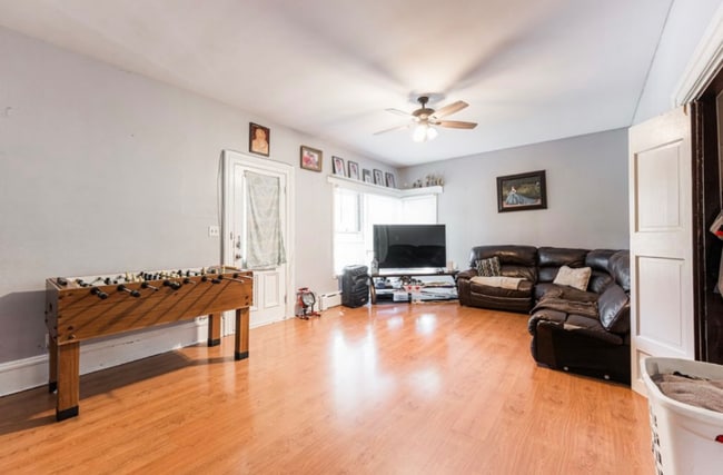 Photo - 438 Villa St Unit 1