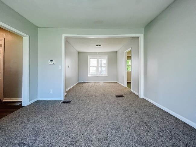 Building Photo - Two-Story Three Bed Two Bath Home