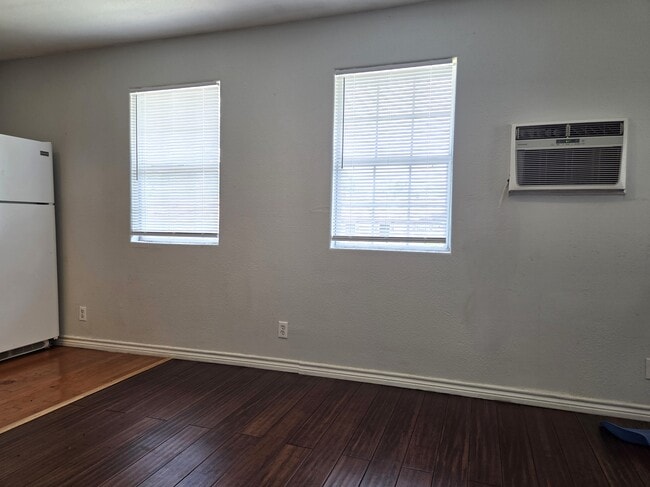 Photo - 513 Wolf St