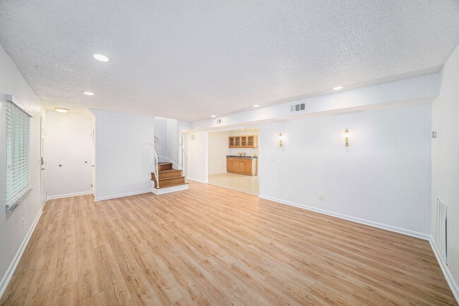 Photo - 4711 Travertine Dr