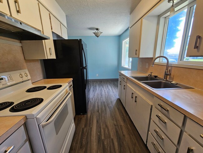 Photo - 407 G Ave