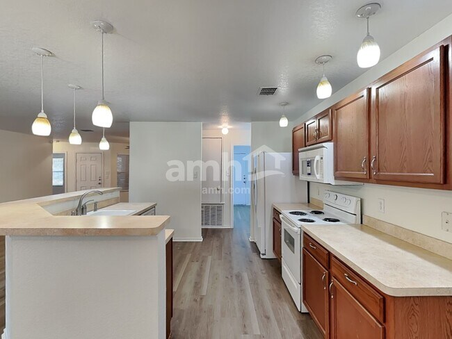 Photo - 1534 Prairie Rock