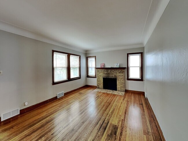 Photo - 3551 N Knox Ave