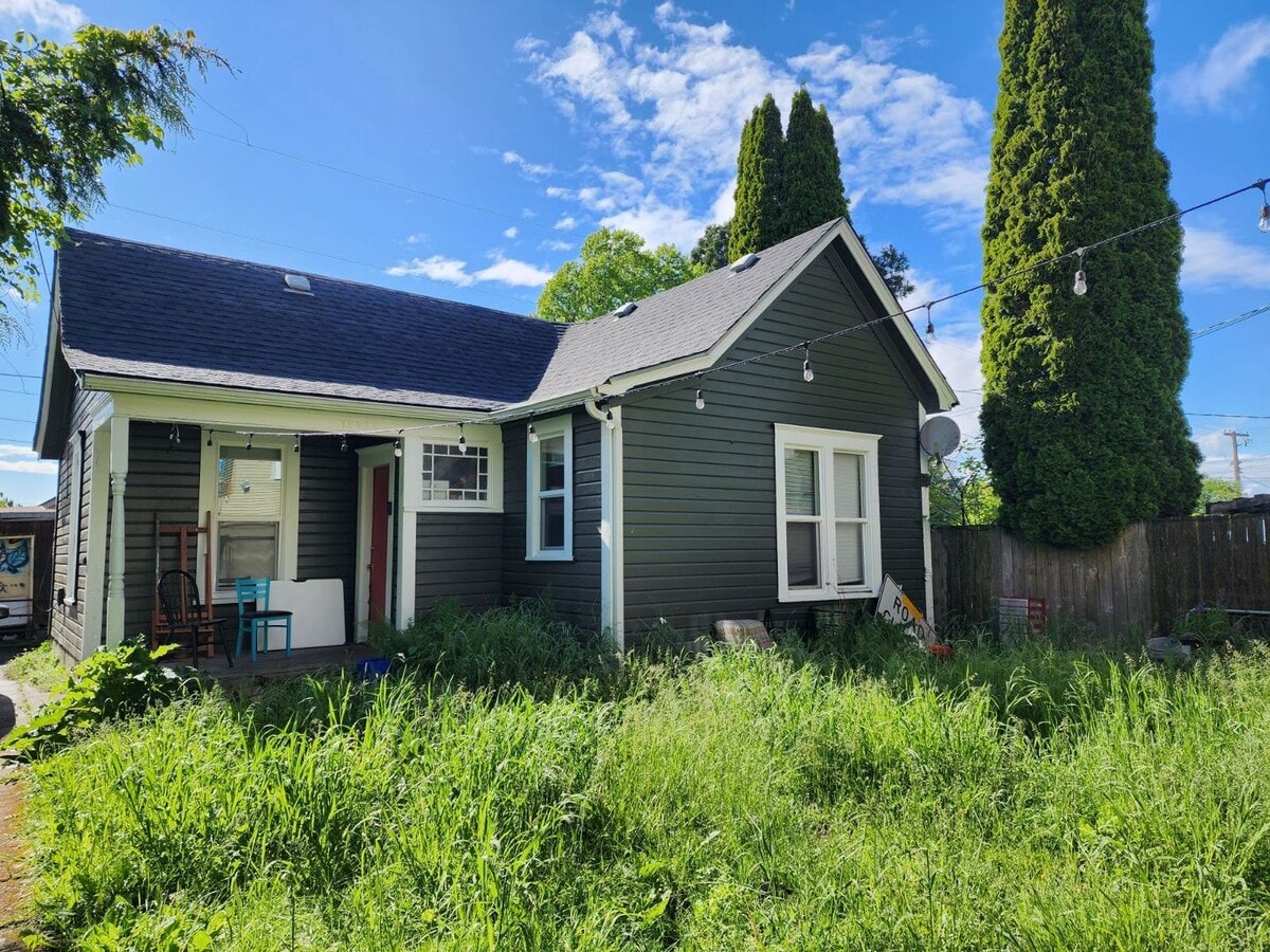 Pre-Leasing for September - 2bed/1bath Standalone Unit - Pre-Leasing for September - 2bed/1bath Standalone Unit