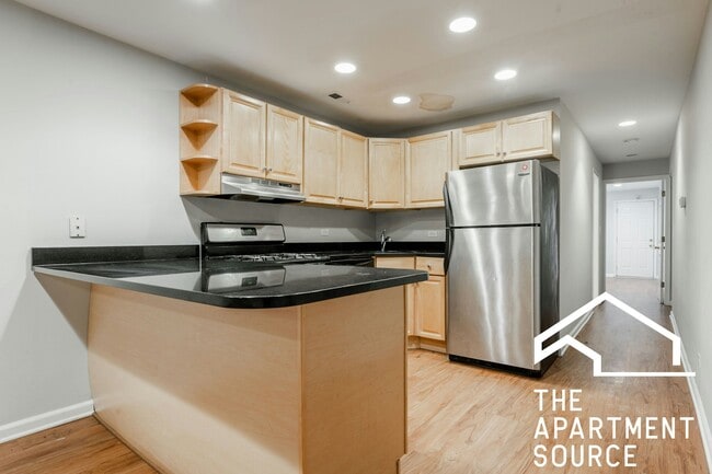 Photo - 3216 N Racine Ave Unit G