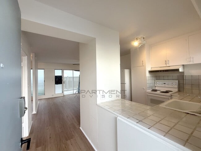 Photo - PLEASE VIEW FULL AD FOR DETAILS* $995 1ST MONTH! FANTASTIC! 1 BD / 1 BA / 1 PK | UH MANOA | UNIVE... Unit 111