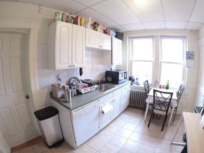 230 Freeman St Unit 5