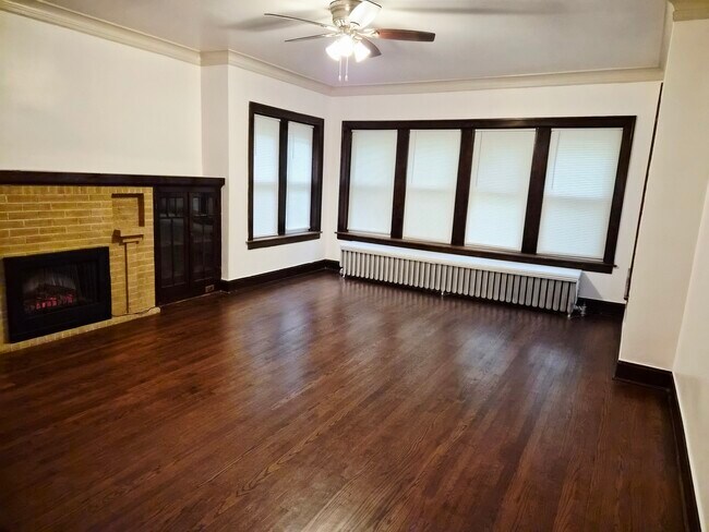 Photo - 7826 S Bennett Ave Unidad 2