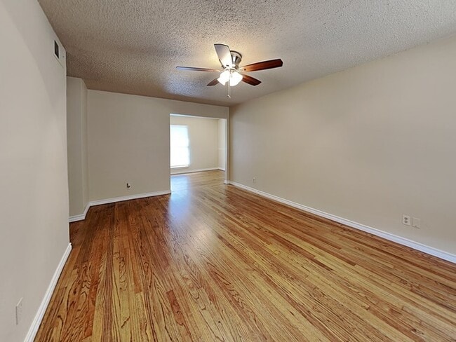 Photo - 11211 Ulloa Ln