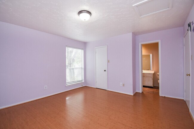 Photo - 7822 Greenedge Dr