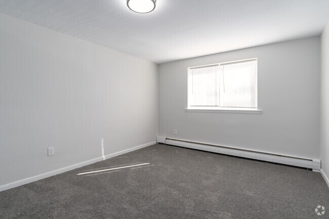 1BR, 1BA - 745SF Bedroom