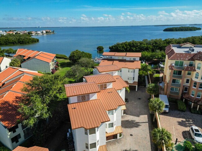 Building Photo - 1593 Pinellas Bayway S Rental