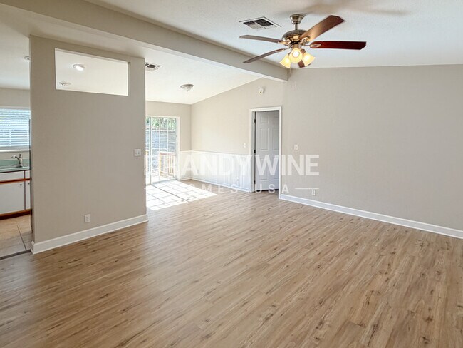 Photo - 132 E 8th St