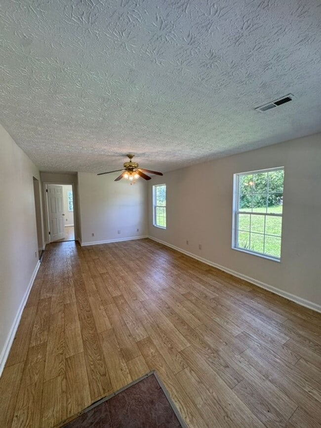 Photo - Greenback 37742 - 3 bedroom, 2 full bath home - Contact Tim Tipton (865) 806-7255