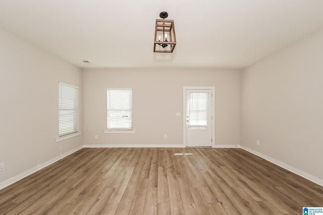 Photo - 142 Kings Wy