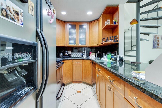 Photo - 1758 W 58th St