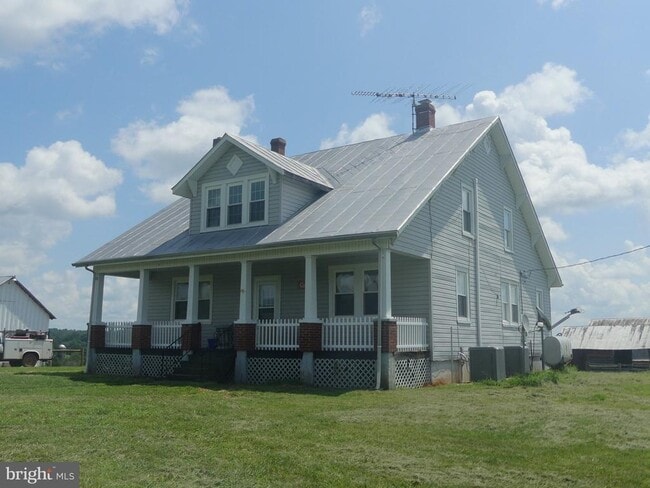 Photo - 792 Willis Rd