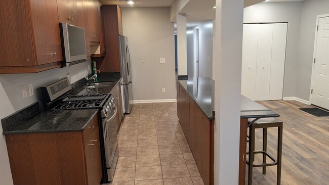 429 E 45th Pl Unit Garden