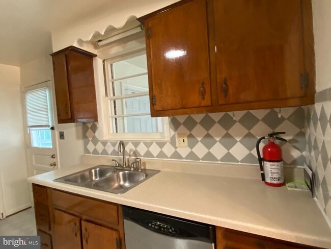 Photo - 5507 Sachem Dr