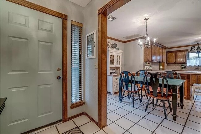 Photo - 2513 Redwood Ln