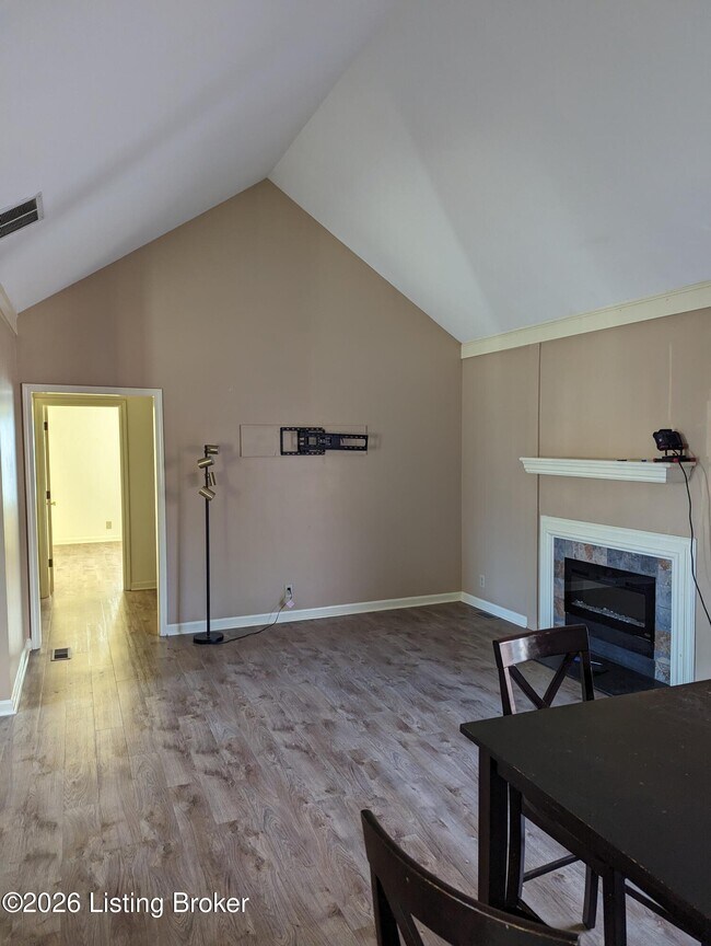 Photo - 7605 New La Grange Rd