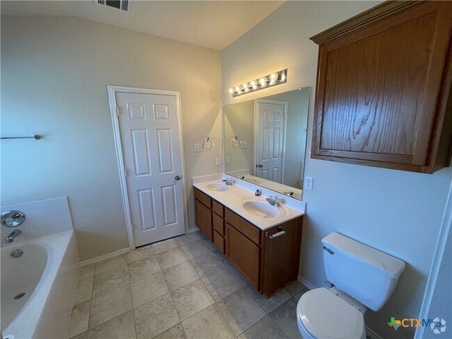 Building Photo - 5414 Lions Gate Ln Rental