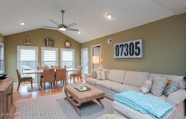 Photo - 615 Fifth Ave