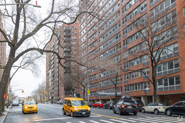 Photo - 75 E East End Ave